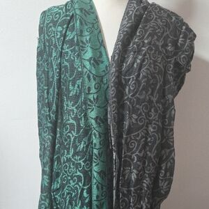 Elegant Green and Black Patterned Scarf